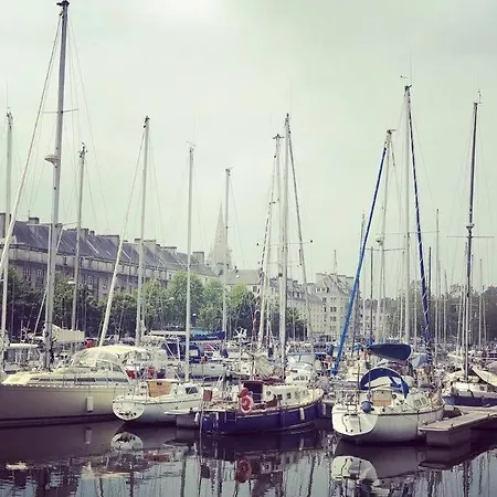 Persea Yourhosthelper Apartmán