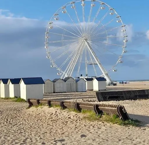 Persea Yourhosthelper Ouistreham