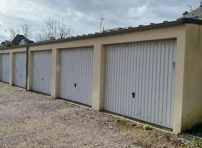 Persea Yourhosthelper * Ouistreham