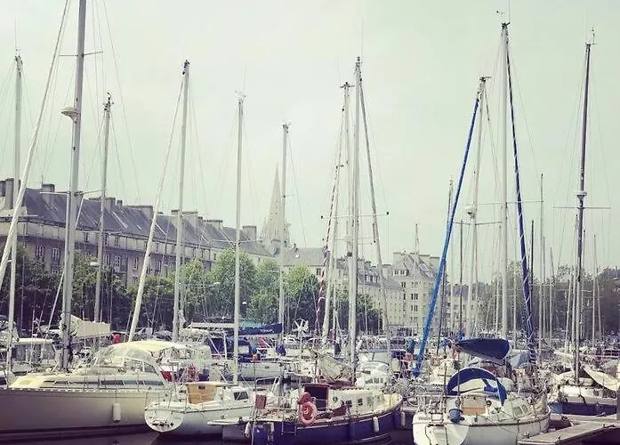 Persea Yourhosthelper Appartement